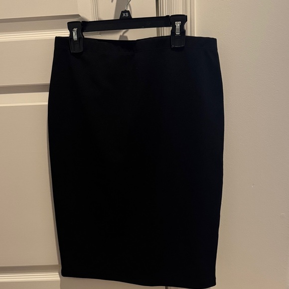 Vince Camuto Elegant Black Pencil Skirt - Picture 1 of 2
